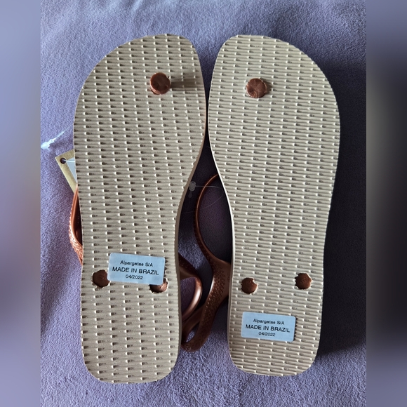 Havaianas Rose Gold Flash Urban Flip Flop Sandals Size 11/12 NWT - Picture 3 of 6